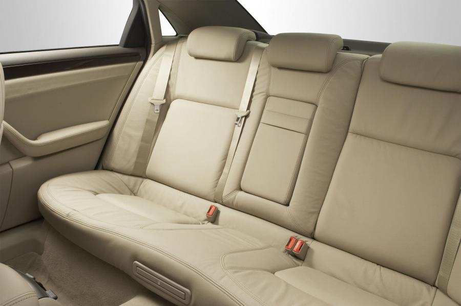  Holden Statesman 2006 года  (фото 36 из 84)